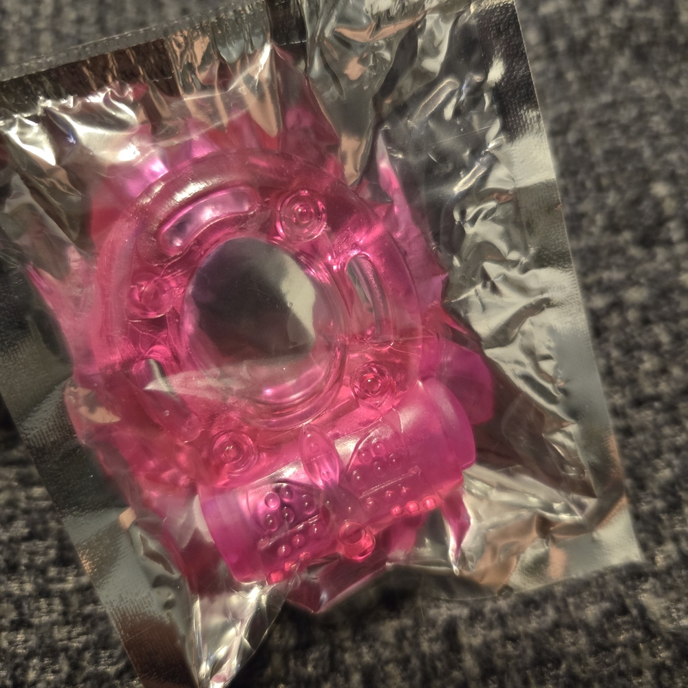 *Adult listing:NSFW/18+. NEW Pink Vibrating Ribbed C-Ring